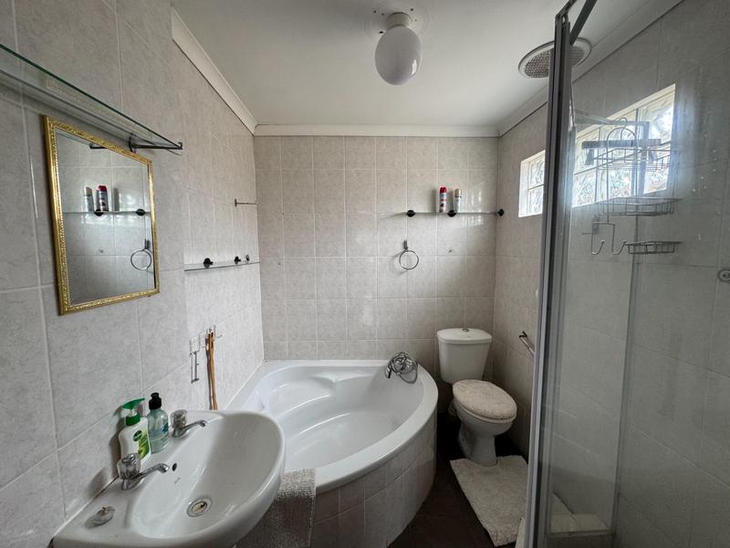 4 Bedroom Property for Sale in Athlone Western Cape